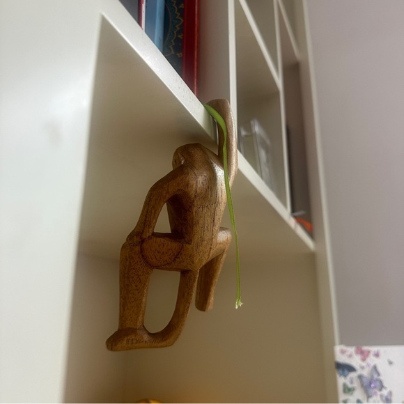 Wooden Monkey Bookshelf Hook - Picture 2 of 2